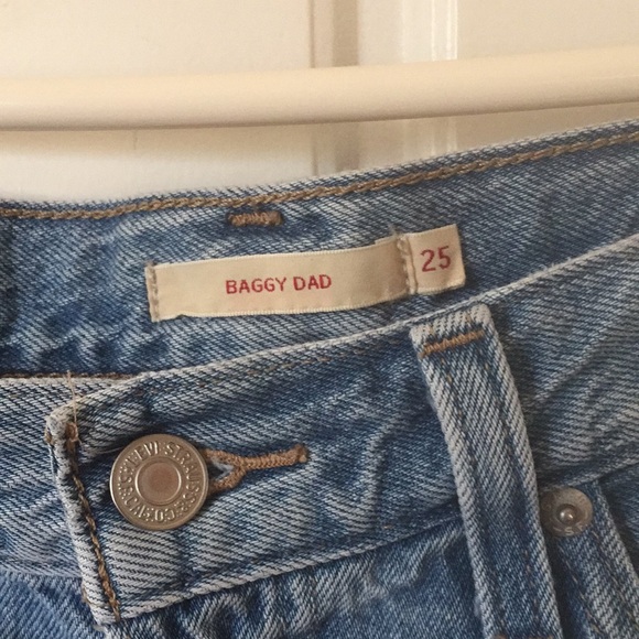 Women’s Levi’s Distressed Baggy Dad Jeans W25 L30 - Picture 2 of 5